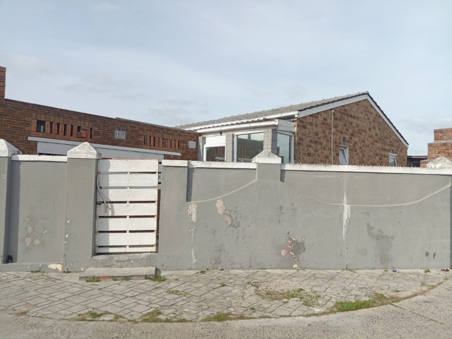 4 Bedroom Property for Sale in Westridge Western Cape